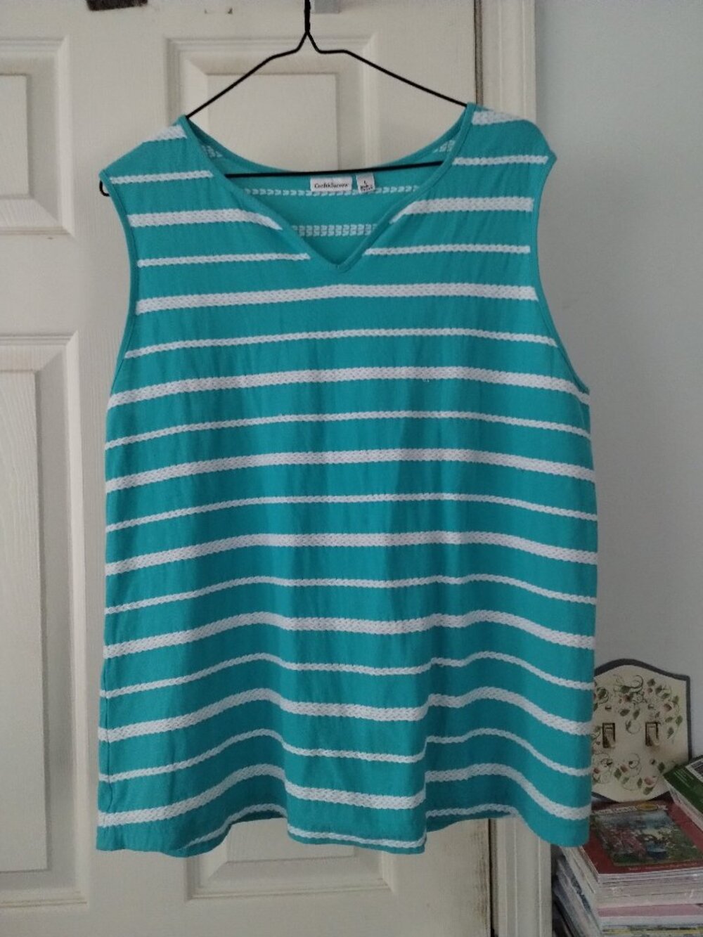 Croft & Barrow women's teal & white sleeveless top,size- large